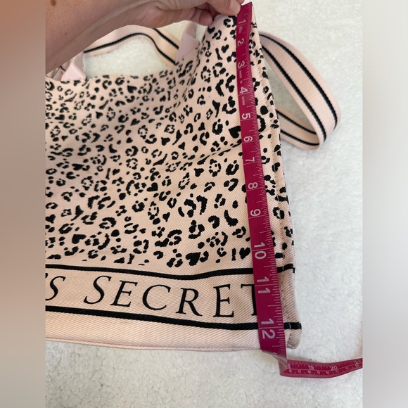 Victoria’s Secret pink leopard tote bag. - Picture 9 of 9